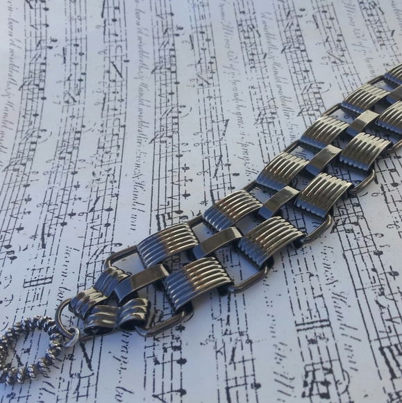 Unique Rectangle Link Bracelet - Picture 2 of 3